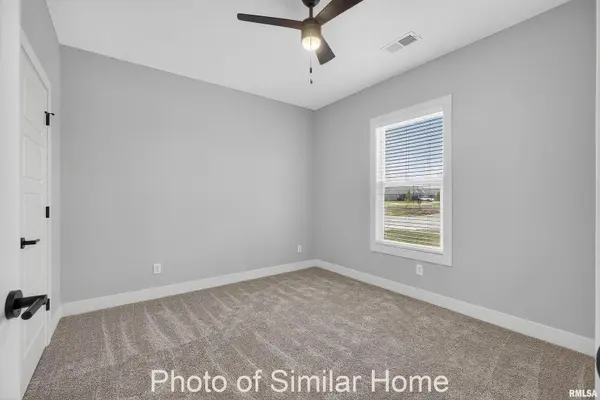 442 N 2ND AVE, Eldridge, IA 52748