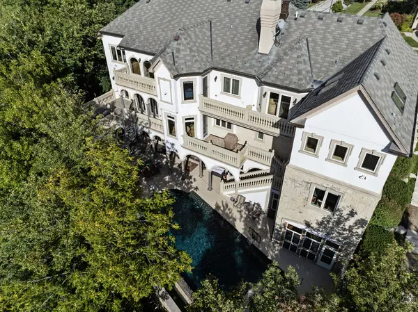 51 Ford LN, Naperville, IL 60565