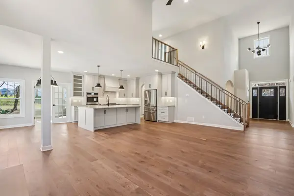 39W910 Catlin SQ, Geneva, IL 60134