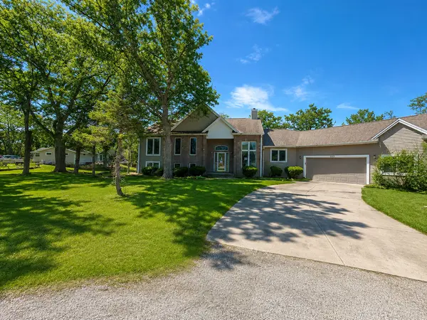 103 Chickasaw LN, Loda, IL 60948