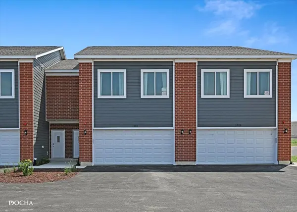1218 Gillespie LN, Yorkville, IL 60560