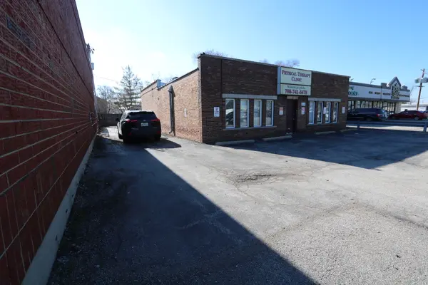 6737 W 95th ST, Oak Lawn, IL 60453