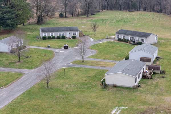 111 Devan DR, Murphysboro, IL 62966