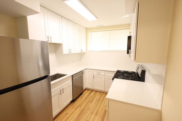6157 W Belmont AVE #1F, Chicago, IL 60634