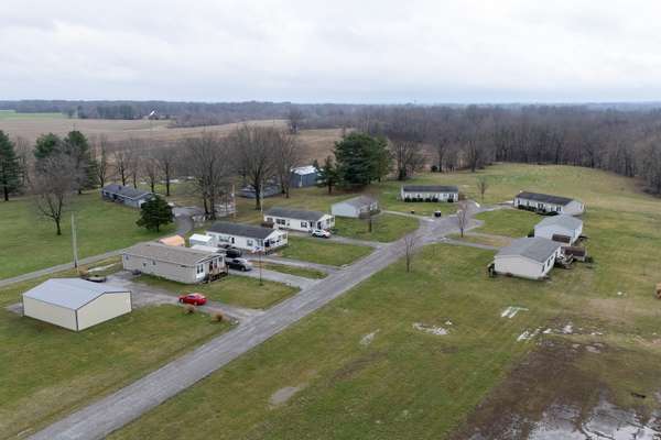 111 Devan DR, Murphysboro, IL 62966