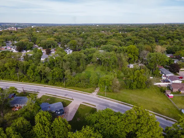 2400 KENNEDY DR, East Moline, IL 61244