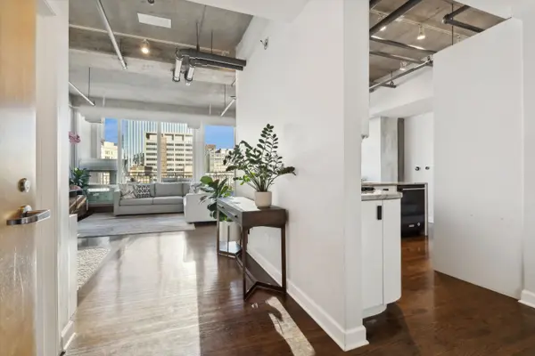 700 W Van Buren ST #PH2, Chicago, IL 60607