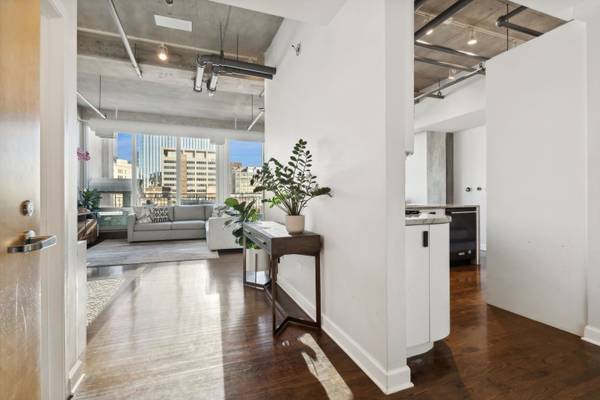 700 W Van Buren ST #PH2, Chicago, IL 60607