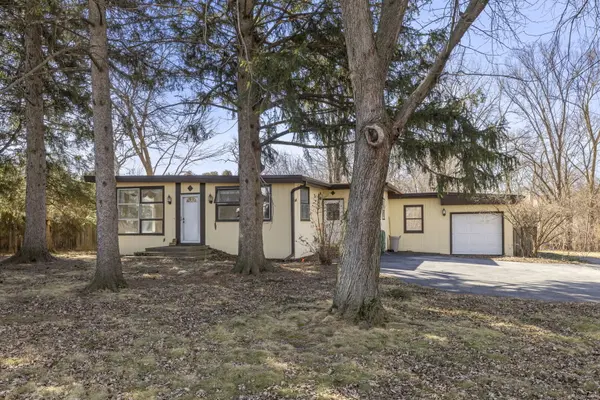 128 Harding CT, Glen Ellyn, IL 60137
