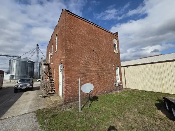 303 3rd ST, Kell, IL 62853