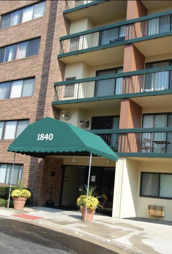 1840 Huntington BLVD #BW511, Hoffman Estates, IL 60169