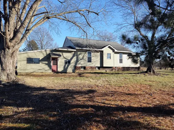 515 Thunderhawk RD, Ozark, IL 62972