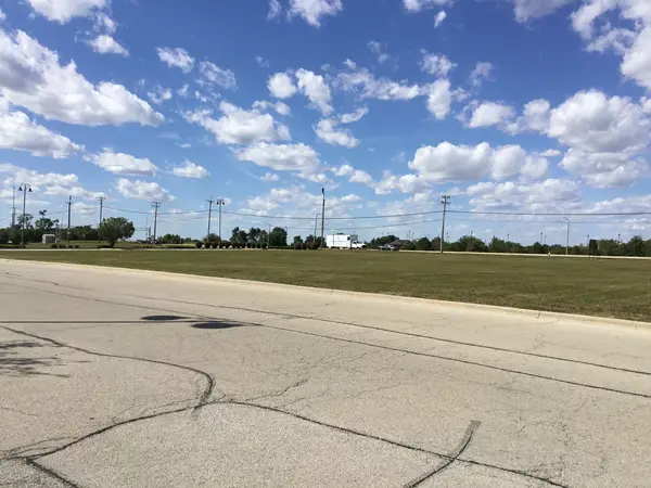 550 E Laraway RD, New Lenox, IL 60451
