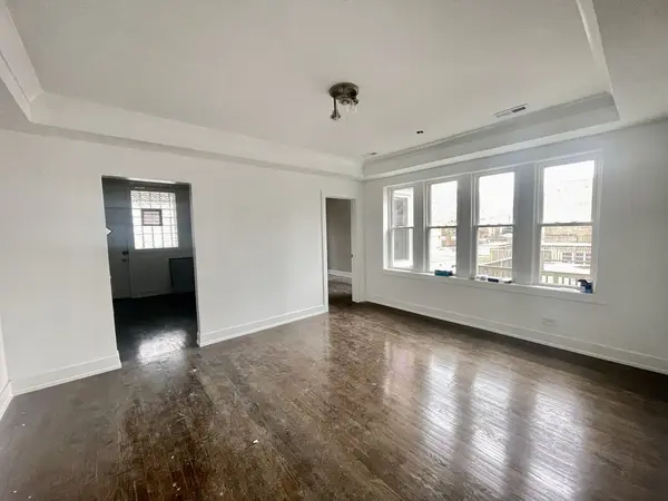8035 S Essex AVE, Chicago, IL 60617
