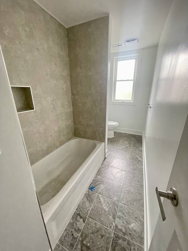 8035 S Essex AVE, Chicago, IL 60617