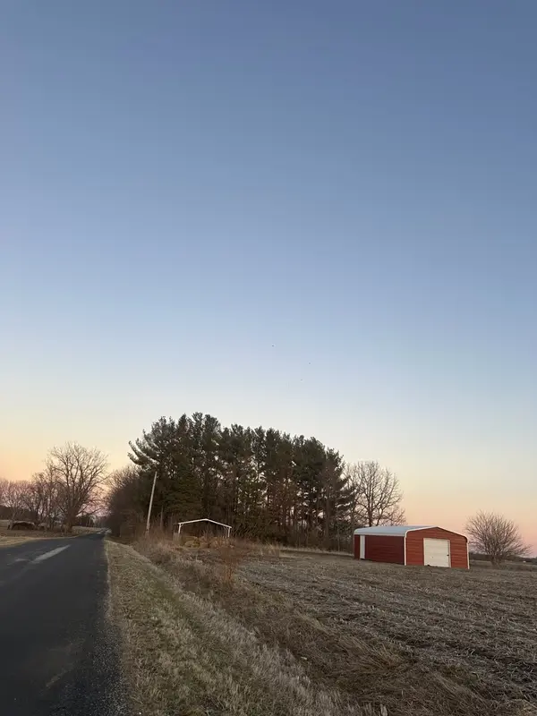 15757 Black RD, Lyndon, IL 61261