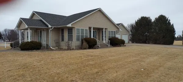 36 Illinois 17 HWY, New Windsor, IL 61465