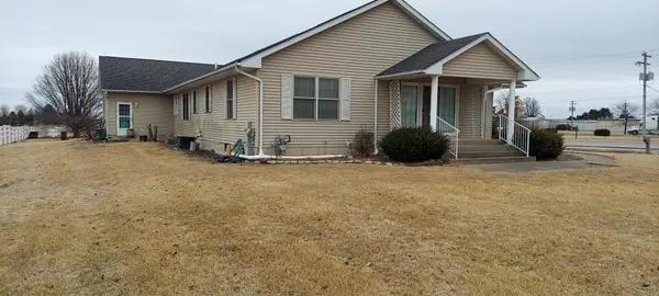 36 Illinois 17 HWY, New Windsor, IL 61465
