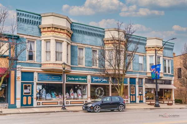 537 N Milwaukee AVE, Libertyville, IL 60048