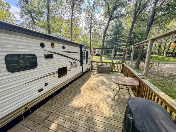 27/96 Woodhaven, Sublette, IL 61367