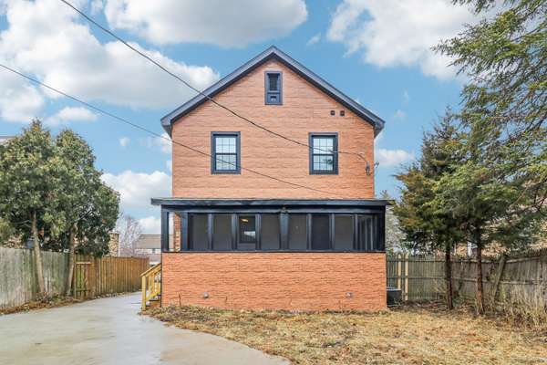 1509 Center ST, Des Plaines, IL 60018