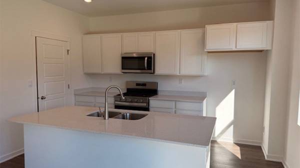 10036 Edgebrook LN, Huntley, IL 60142