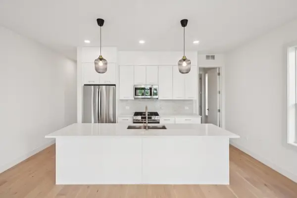 2323 N Lister AVE #2, Chicago, IL 60614