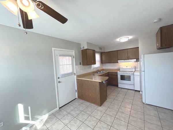 12725 S Saginaw AVE, Chicago, IL 60633