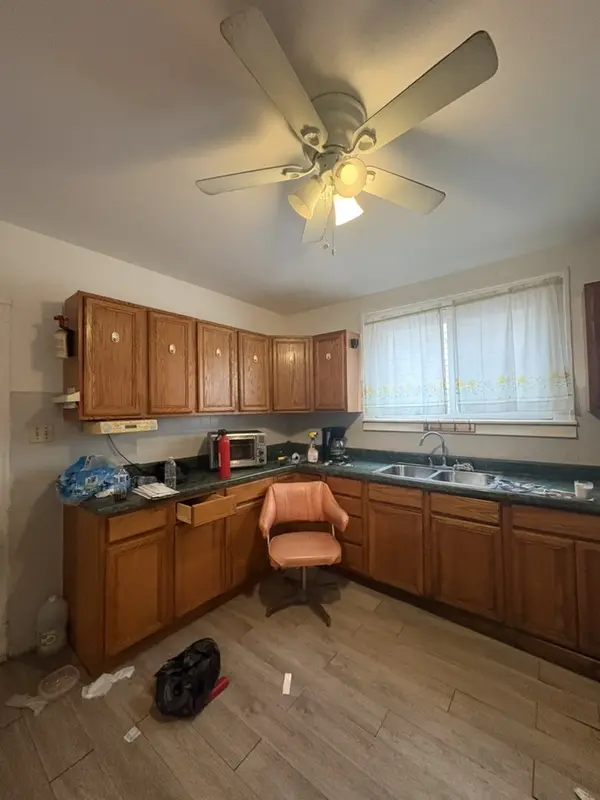 1413 W 73rd ST, Chicago, IL 60636