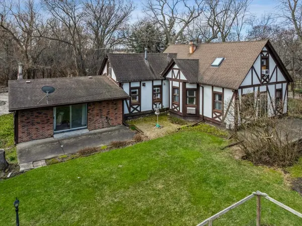609 Forest Edge LN, Des Plaines, IL 60016