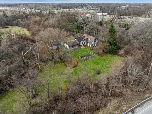 609 Forest Edge LN, Des Plaines, IL 60016