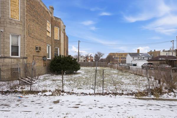 4300 W Gladys AVE, Chicago, IL 60624