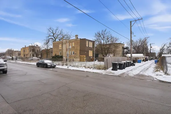 4300 W Gladys AVE, Chicago, IL 60624