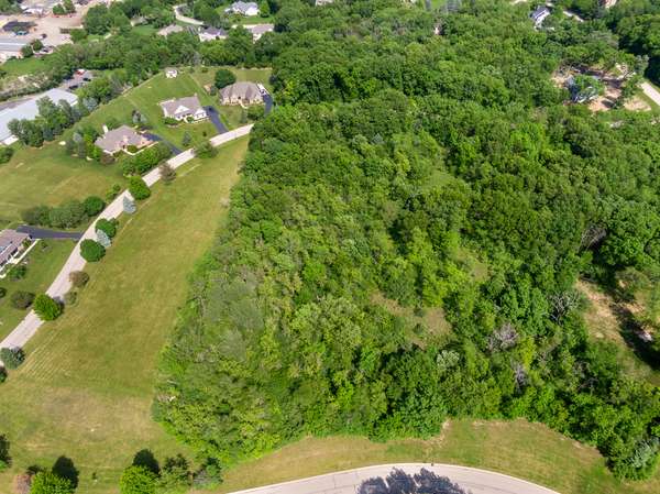 7388 English Oak LN, Spring Grove, IL 60081
