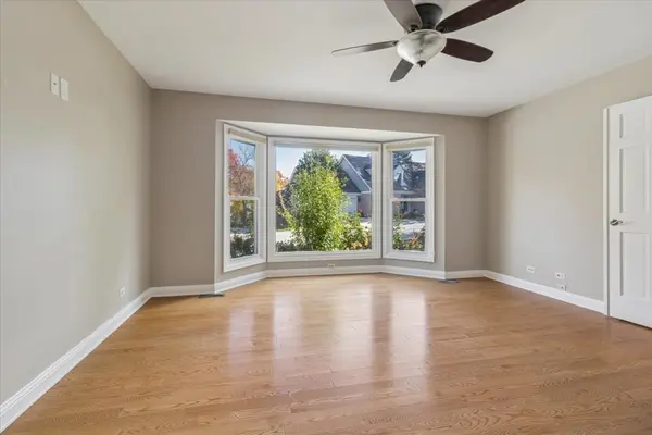 417 River Bluff CIR, Naperville, IL 60540
