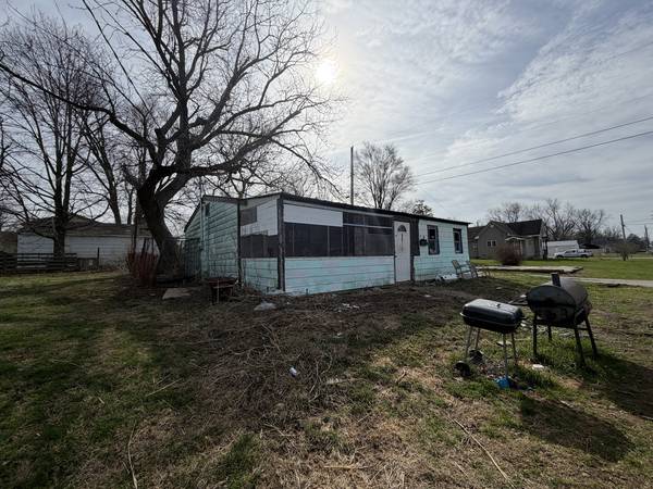 538 N Austin ST, Paris, IL 61944