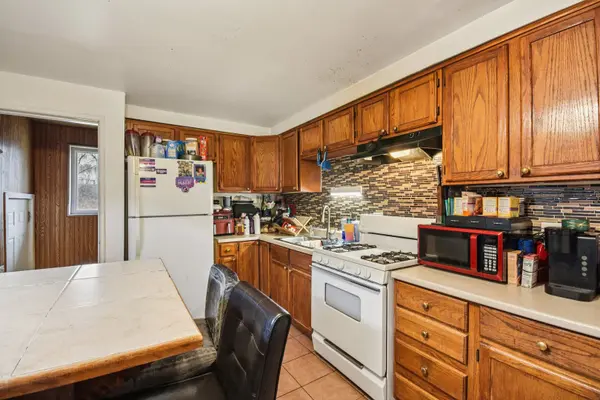 2850 E 94th ST, Chicago, IL 60617