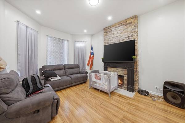 1812 S Hamlin AVE, Chicago, IL 60623