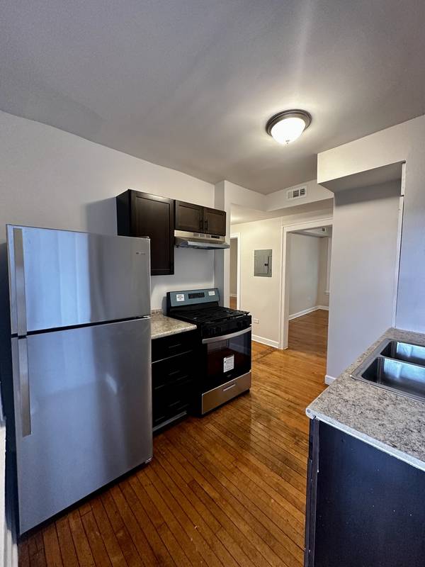 4056 W Crystal ST #1, Chicago, IL 60651