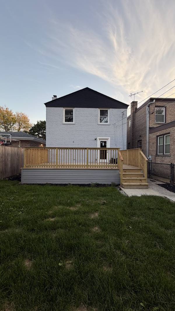 3024 W Fargo AVE, Chicago, IL 60645