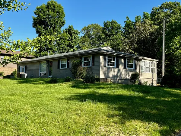 33 Westwood DR, Mt Vernon, IL 62864