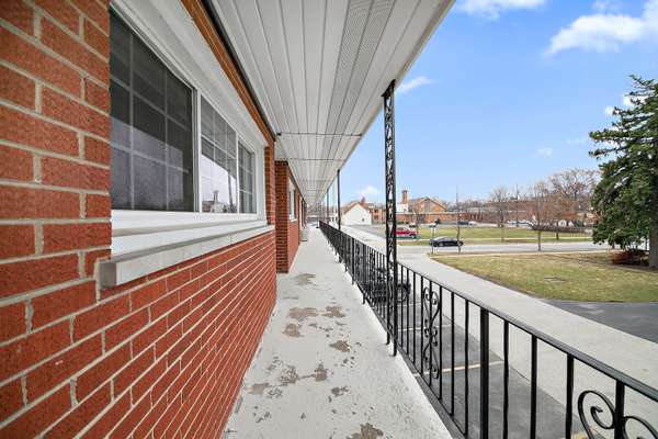 18154 Martin AVE, Homewood, IL 60430