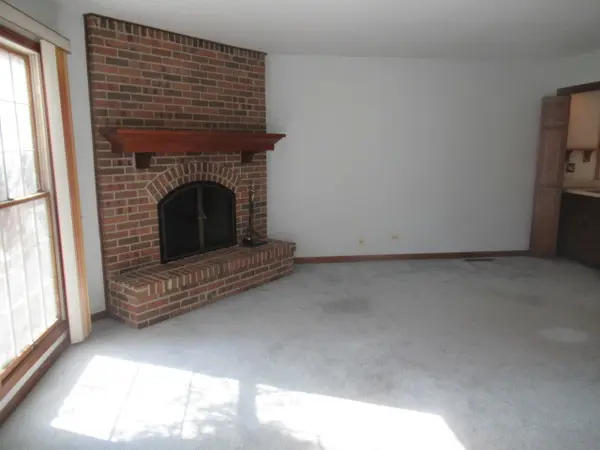 596 Windham LN, Naperville, IL 60563