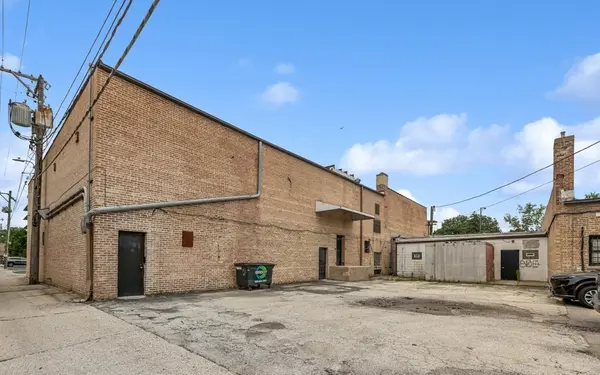 3451 W Peterson AVE, Chicago, IL 60659