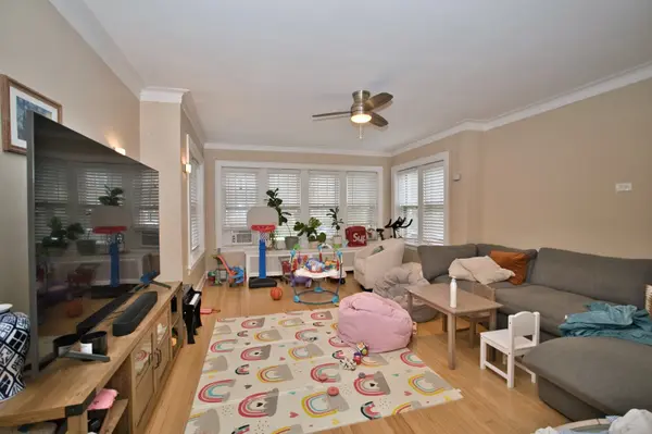 6609 N Artesian AVE, Chicago, IL 60645