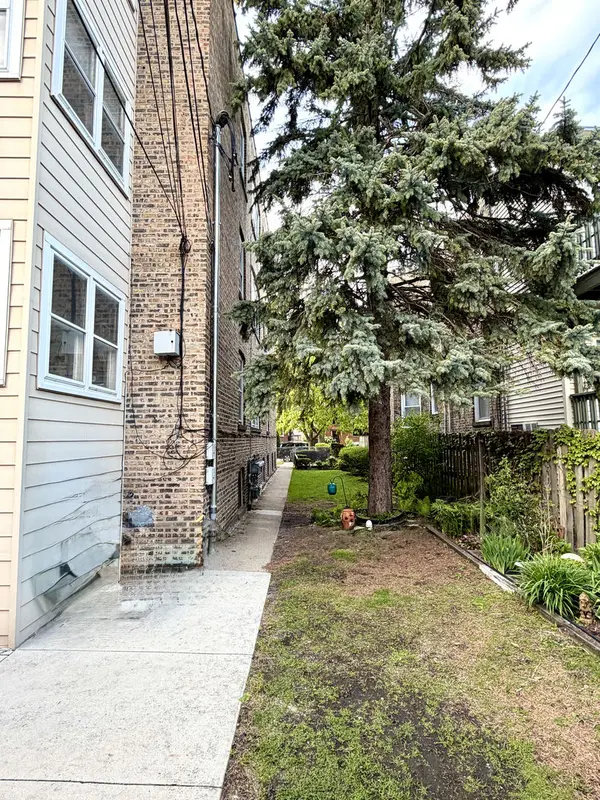1739 W Gregory AVE, Chicago, IL 60640
