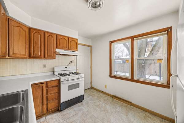1527 Wentworth AVE, Calumet City, IL 60409