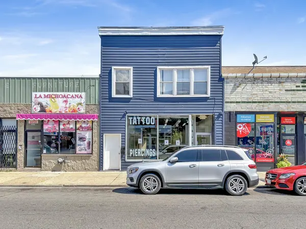 7055 N Clark ST, Chicago, IL 60626