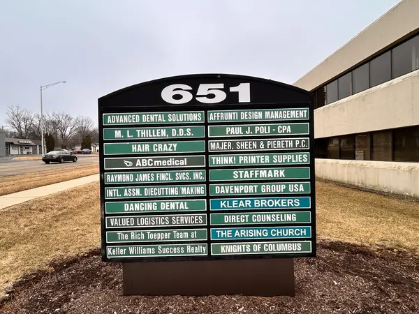 651 W Terra Cotta AVE, Crystal Lake, IL 60014
