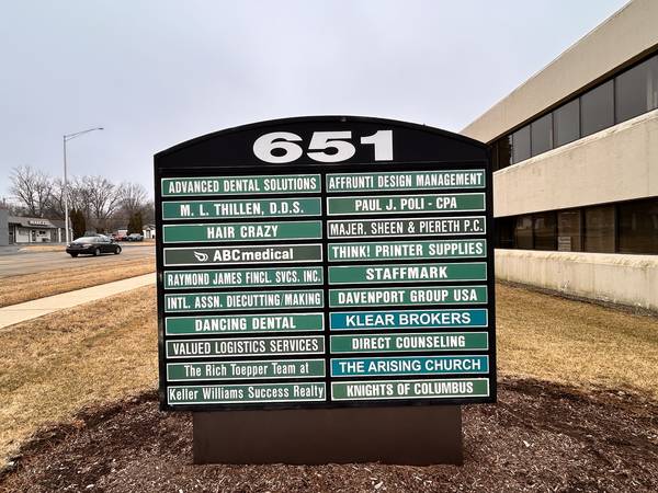 651 W Terra Cotta AVE, Crystal Lake, IL 60014